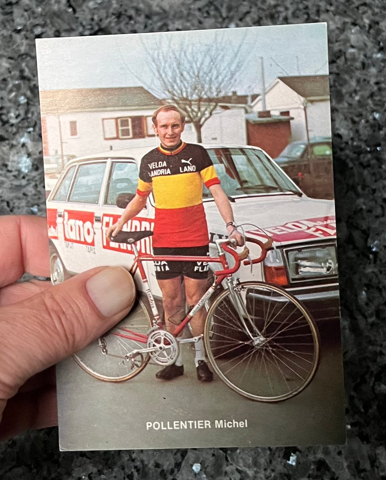 Le cycliste Michel Pollentier champion de Belgique, Enlèvement, Comme neuf