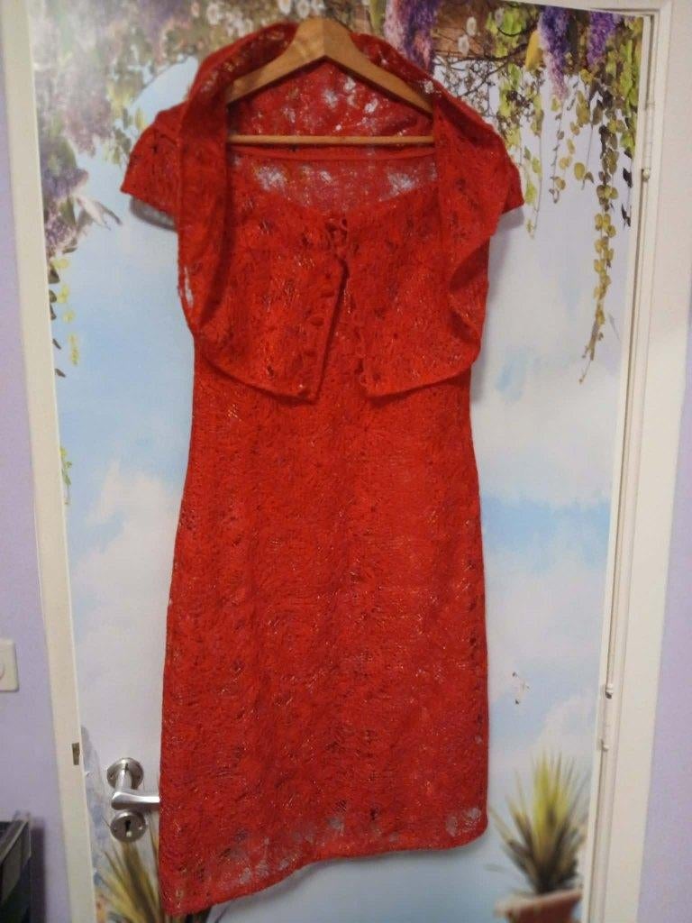 Prachtige avondjurk in XL kant, Kleding | Dames, Maat 38/40 (M), Ophalen of Verzenden, Zo goed als nieuw, Boven de knie