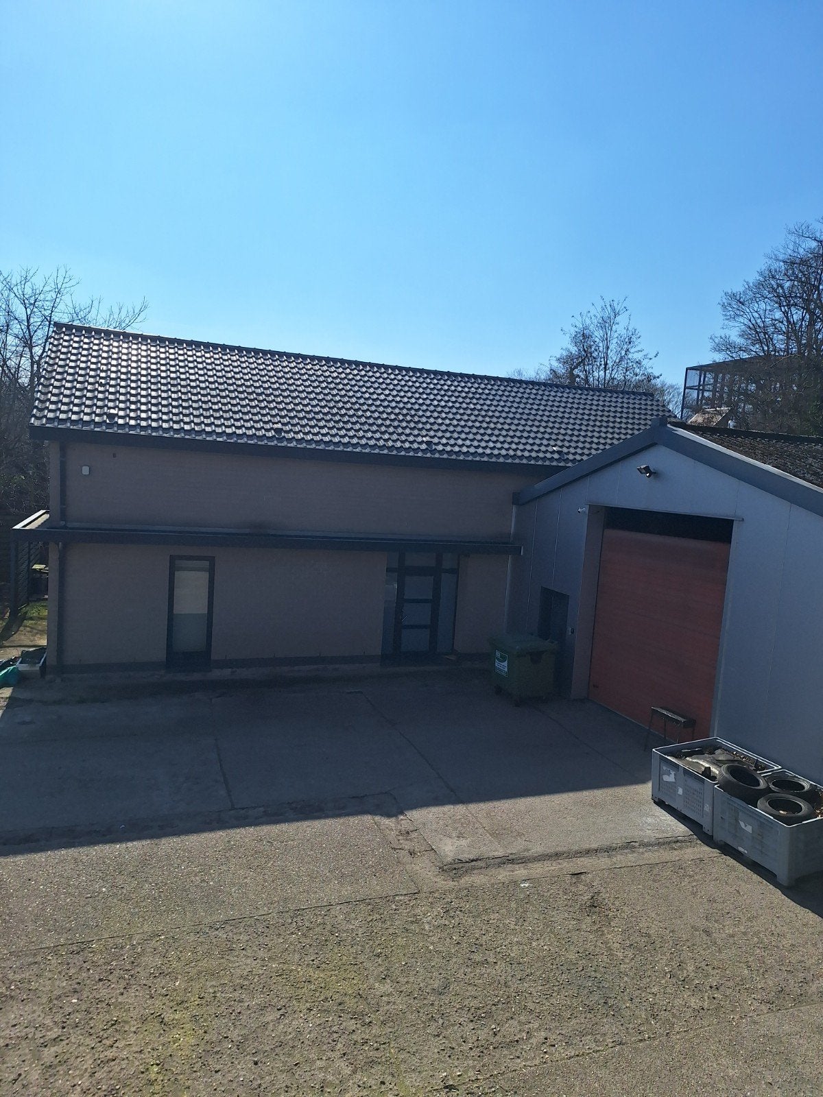 loods te huur plus minus 400 vierkante meter, Articles professionnels, Immobilier d'entreprise, Location