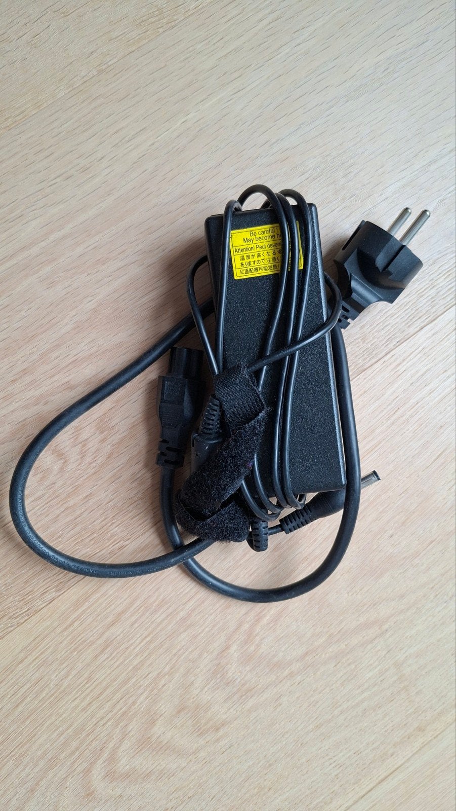 Chargeur PC TOSHIBA, Computers en Software, Laptop-opladers, Ophalen
