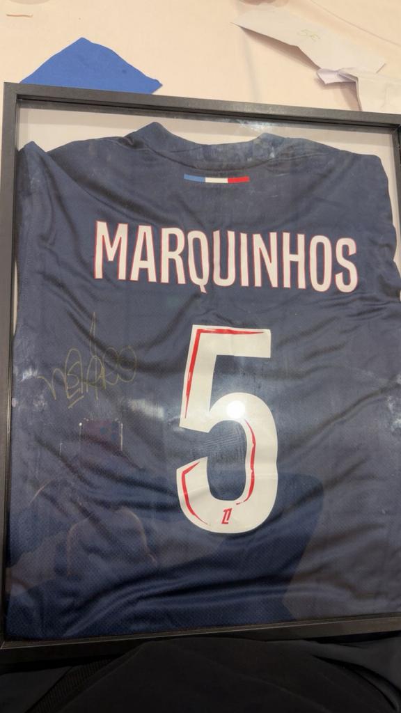 Voetbalshirts gesigneerd door Marquinhos, Sport en Fitness, Ophalen, Nieuw, Shirt