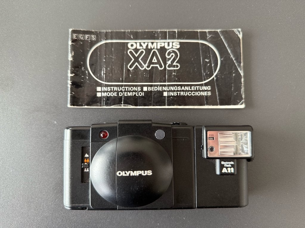 Olympus XA2 zwart + originele A11-flitser, Ophalen of Verzenden, Gebruikt, Compact, Olympus