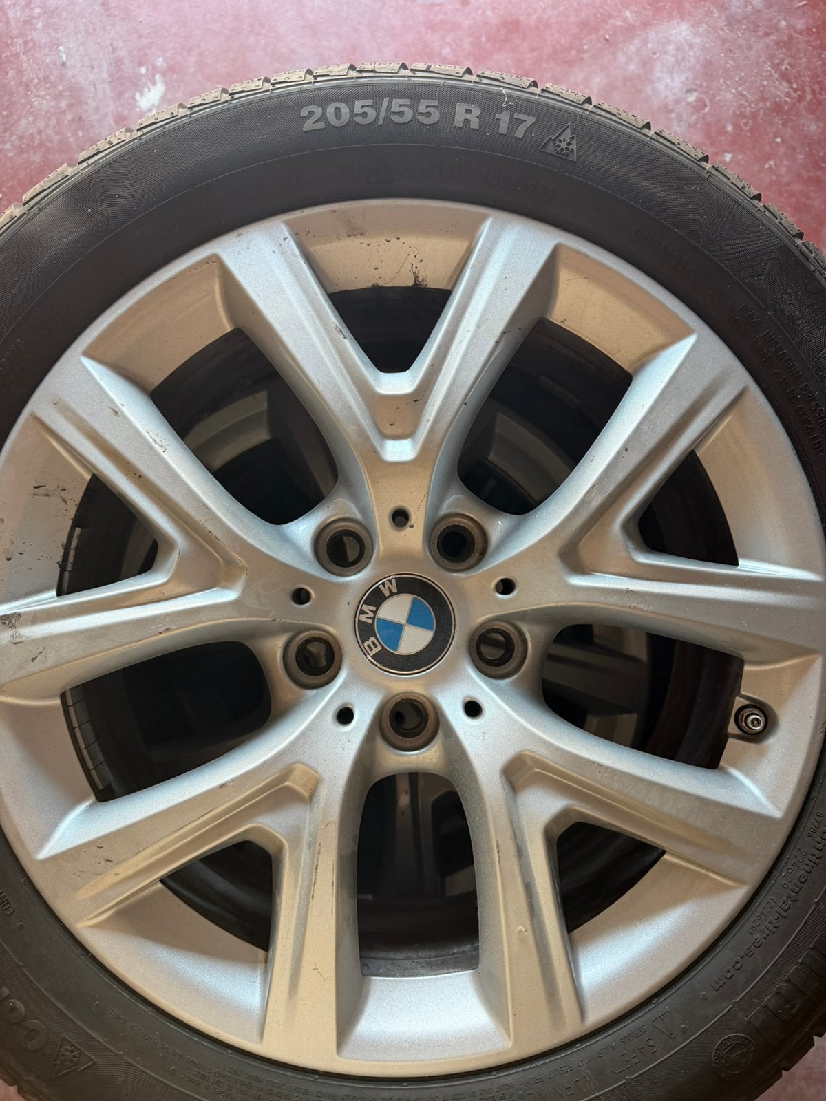 Pneu d'hiver BMW X1 avec jante, Autos : Pièces & Accessoires, Enlèvement, Pneus hiver, Pneu(s)