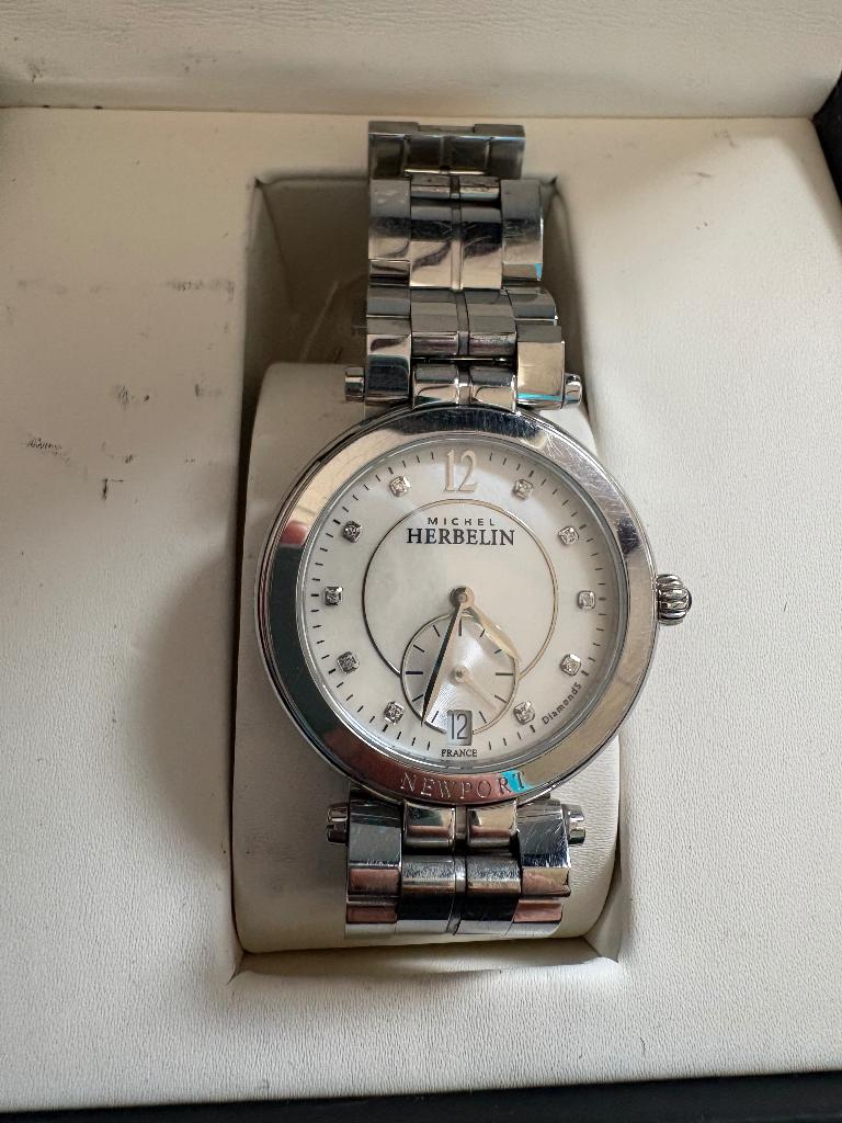 Montre michel Hebelin neuve, Bijoux, Sacs & Beauté, Montres | Femmes, Montre-bracelet, Autres marques, Enlèvement, Avec strass