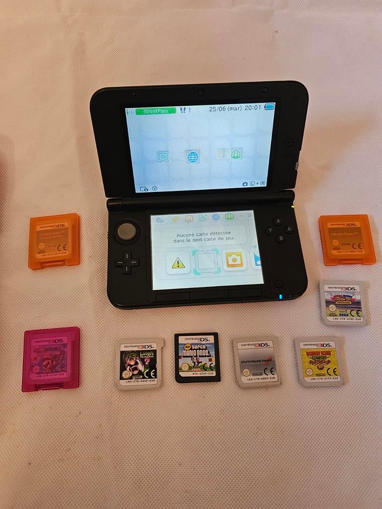 Nintendo 3DS XL met 8 games!!, Rood, 3DS