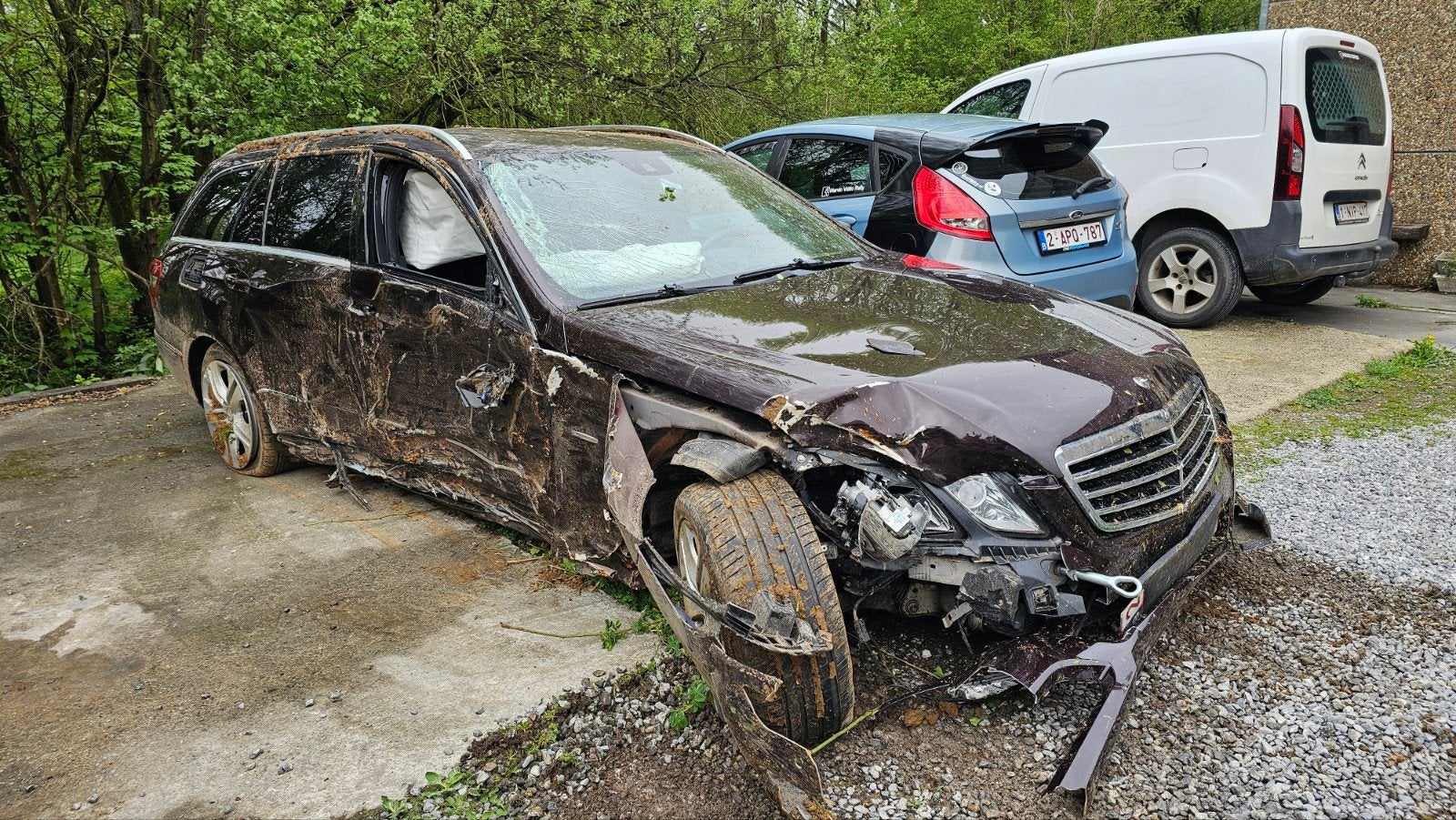 Epave MERCEDEZ E200 CDI BREAK, Enlèvement