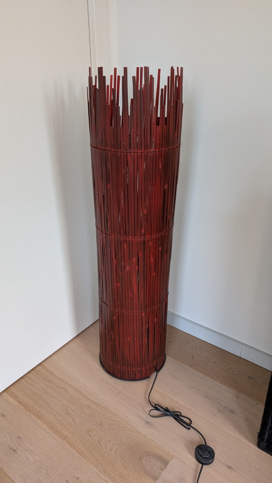 Mooie staande lamp, Maison & Meubles, Lampes | Abat-jour, Rouge, Rond, Bois, Lampadaire