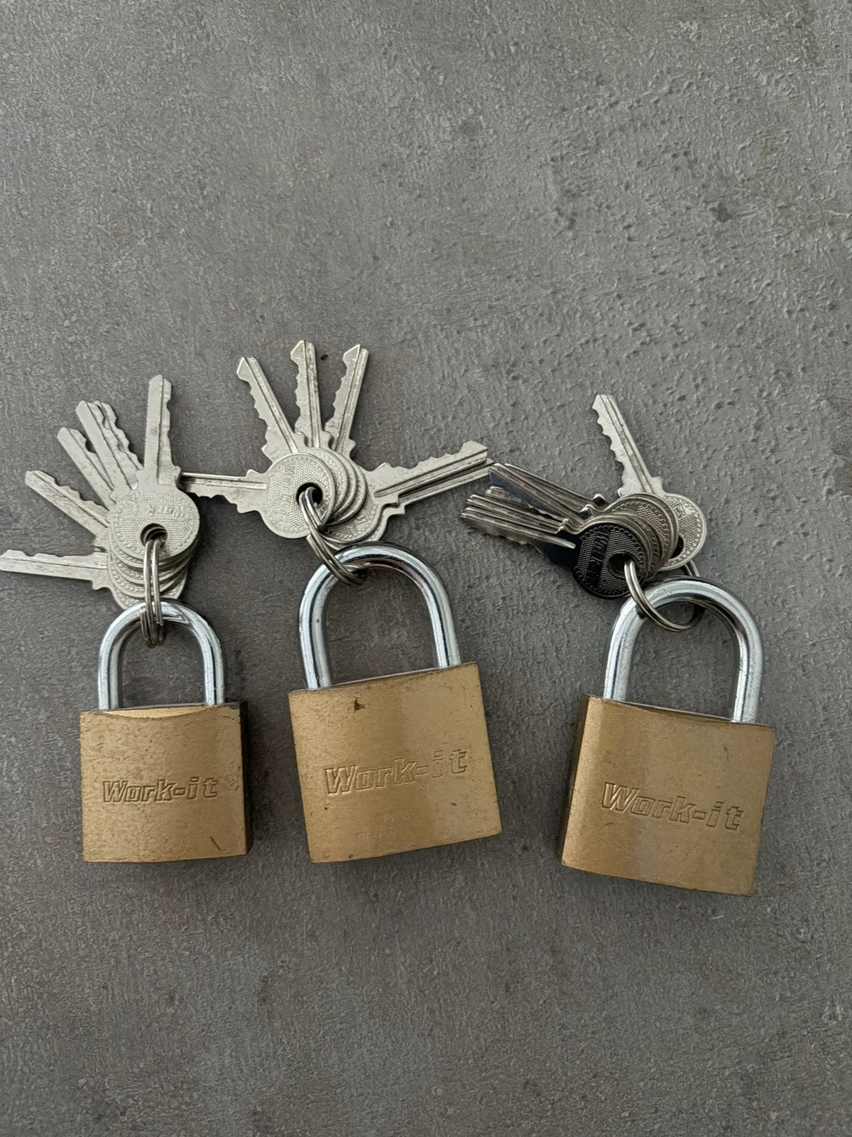 3 cadenas Work-it 38 mm + clés - Neuf/Inutilisé, Enlèvement ou Envoi, Neuf