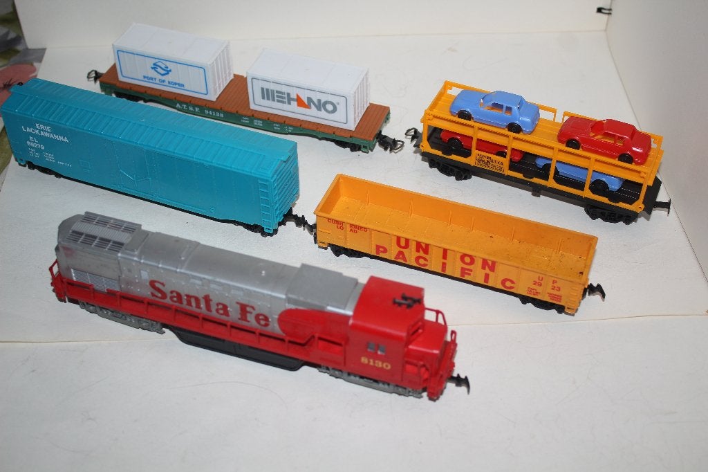 Mehano Ho Dieselloc Santa Fe 8130 + 4 wagen's, Overige merken, Gebruikt, Ophalen of Verzenden, Gelijkstroom