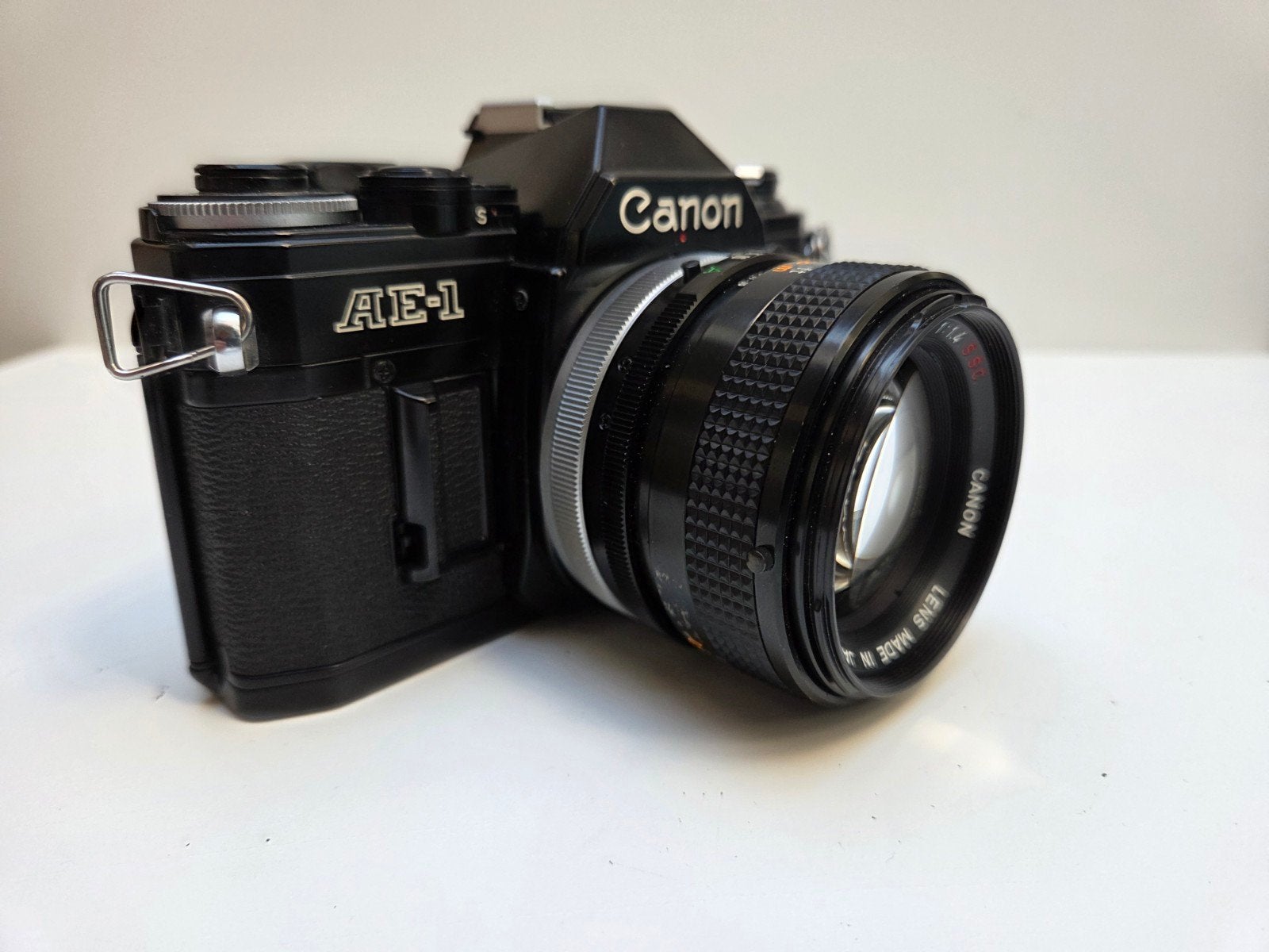 Canon AE 1 avec objectif Canon fd 50 mm, TV, Hi-fi & Vidéo, Enlèvement ou Envoi, Canon