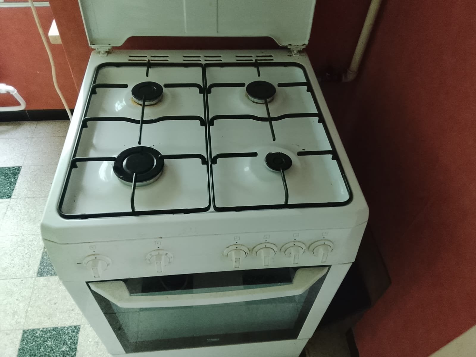 Beko Fornuis op gas - met oven, Elektronische apparatuur, Ophalen, Zo goed als nieuw, Gas