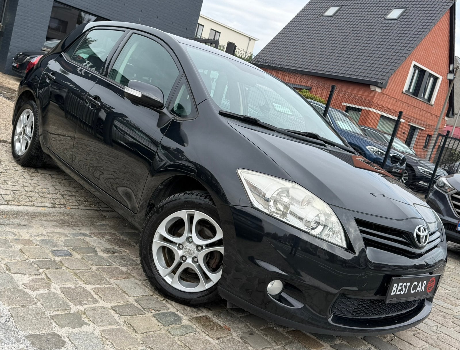 Toyota Auris 1.33i * Navi * Leder * Trekhaak, Auto's, Euro 5, 450 kg, Zwart, 4 cilinders