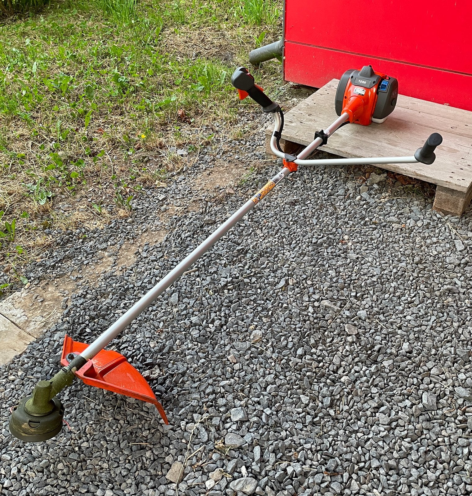 Débroussailleuse Husqvarna 129R, Enlèvement, Utilisé, 30 à 50 cm, Essence