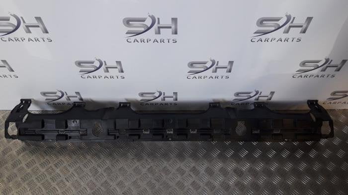 Elément pare-chocs arrière centre d'un Mercedes Sprinter, -, 3 mois de garantie, Utilisé, -
