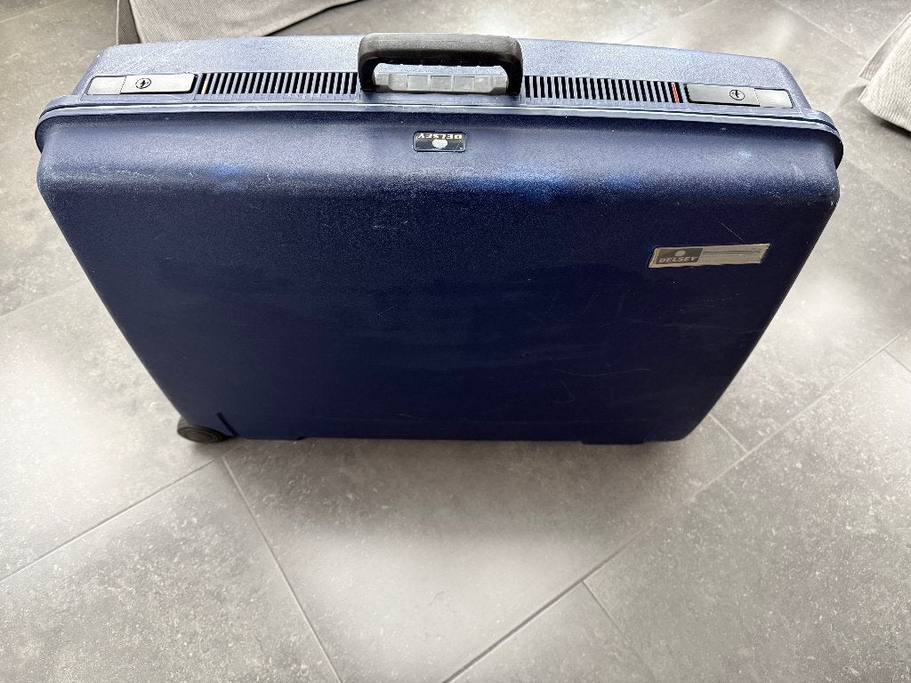 2 blauwe reiskoffers, Bijoux, Sacs & Beauté, Valises, Utilisé, Plastique dur, 60 à 70 cm, Moins de 35 cm, Clé, Poignée extensible