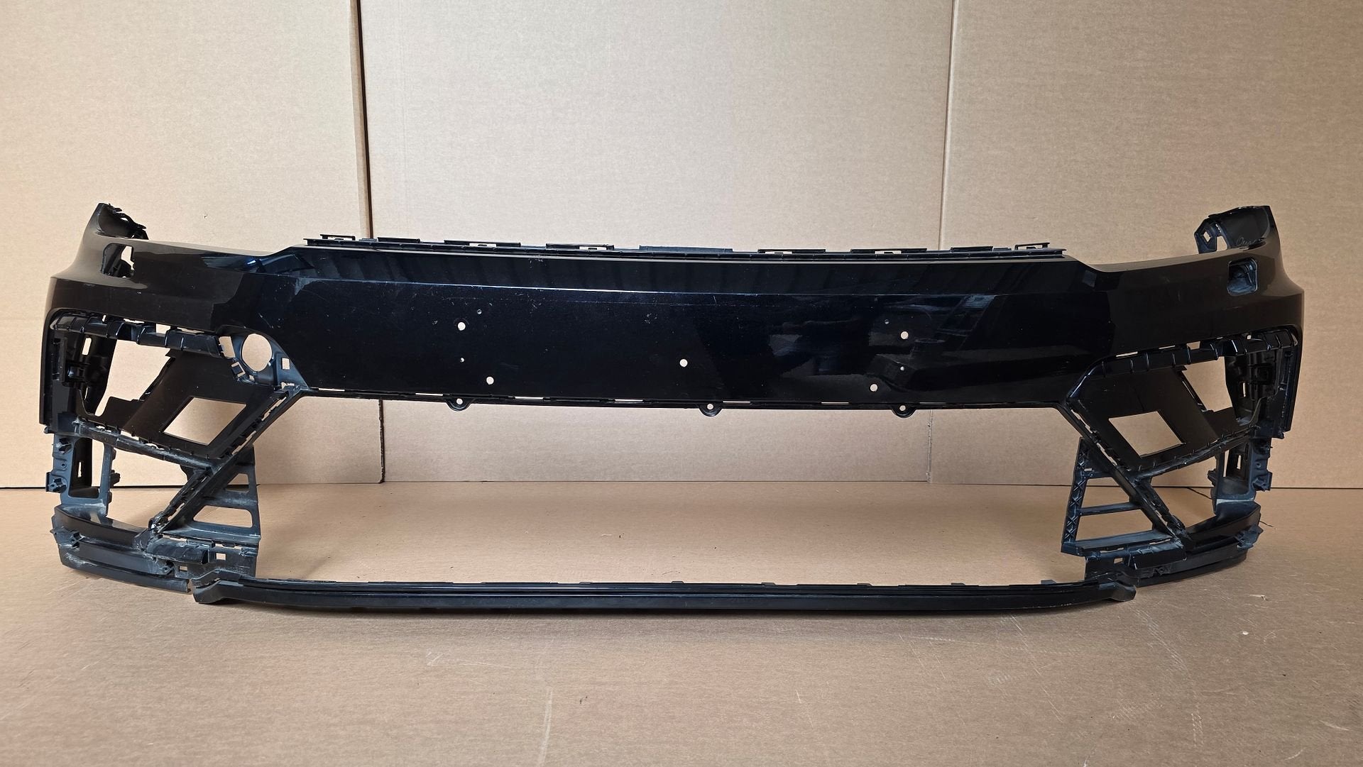 Voorbumper VW Tiguan 5NA R-line 6xPDC KLS L C9X BUMPER ORGIN, Volkswagen, -, Origine de la pièce connue, Utilisé