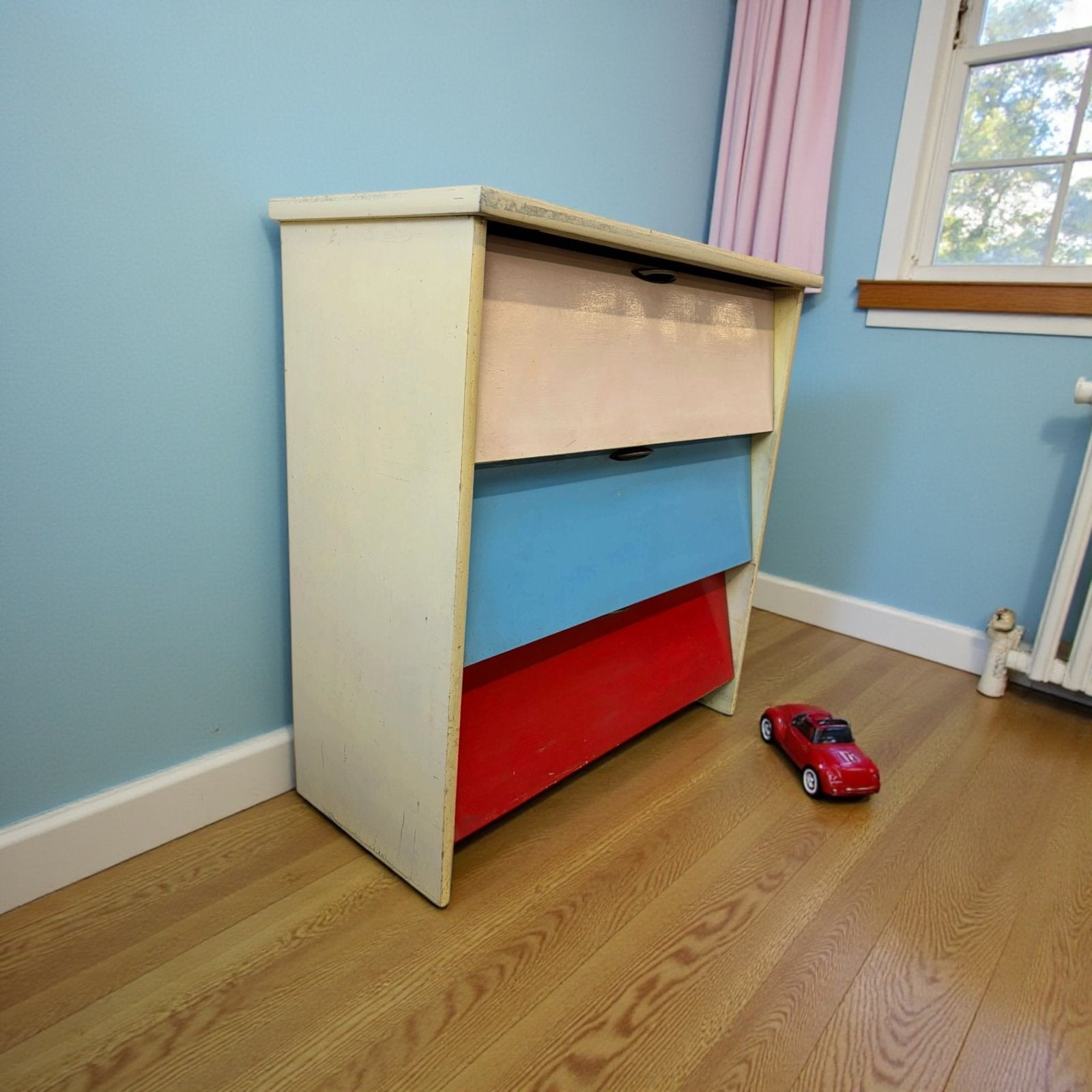 Vintage houten schoenkast/ Kantelkiepkast, Kinderen en Baby's, Kinderkamer | Commodes en Kasten, Verzenden, Gebruikt, Kast