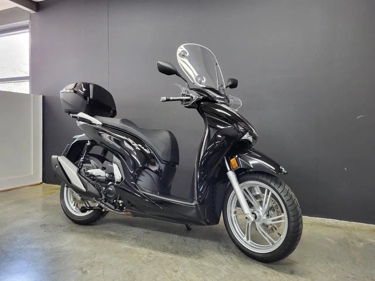 Honda SH 350 (A2) (année de construction 2024), 350 cm³, Scooter, Entreprise, 12 à 35 kW
