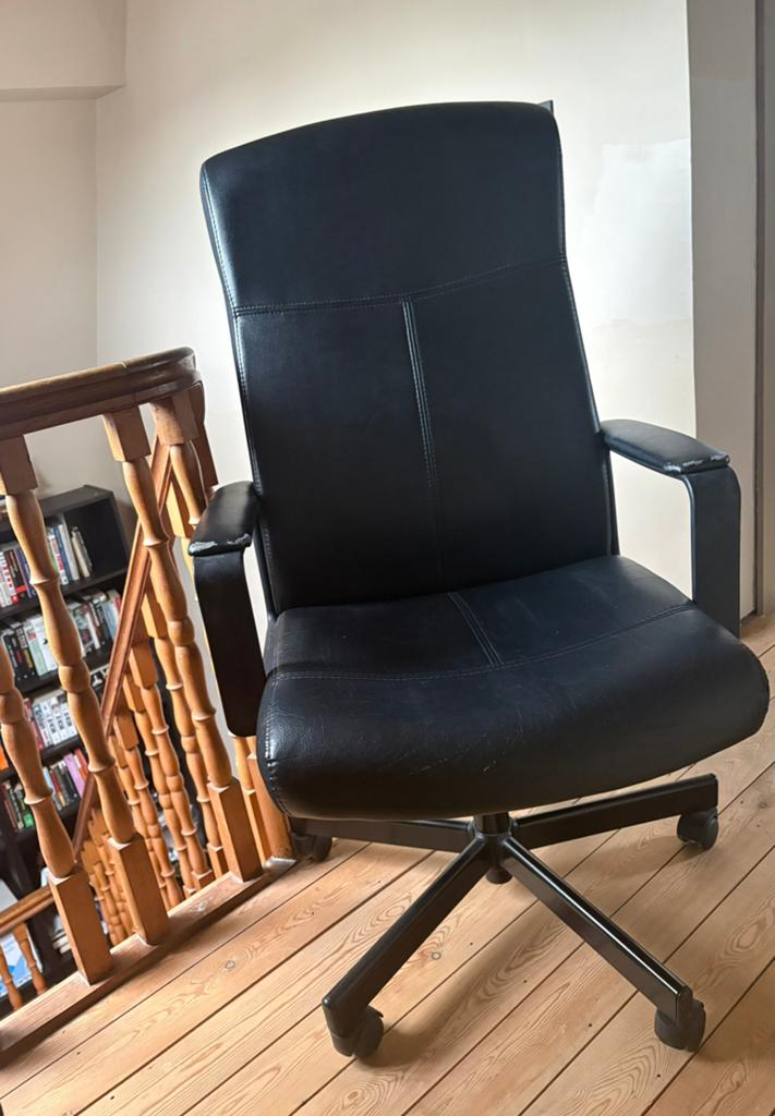 Bureaustoel ikea zwart leer, Ophalen, Gebruikt, Zwart, Bureaustoel