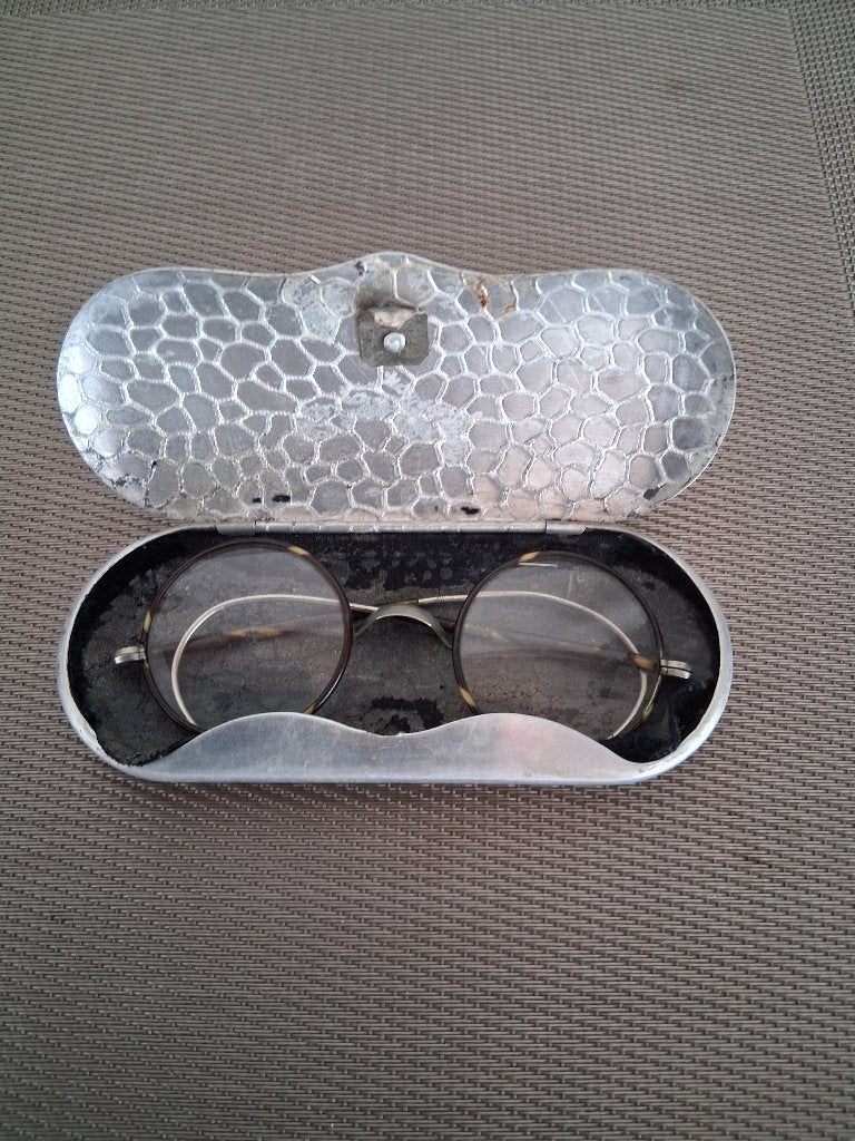 OUD BRILLETJE IN SCHILDPAD MET ETUI, Ophalen of Verzenden