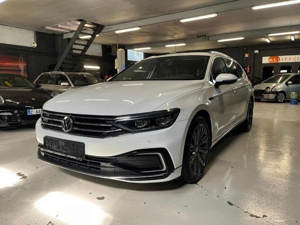 VW PASSAT **GTE** BOITE AUTO** 12 MOIS DE GARANTIE, Auto's, Volkswagen, Automaat, Wit, Bedrijf, Hybride Elektrisch/Benzine