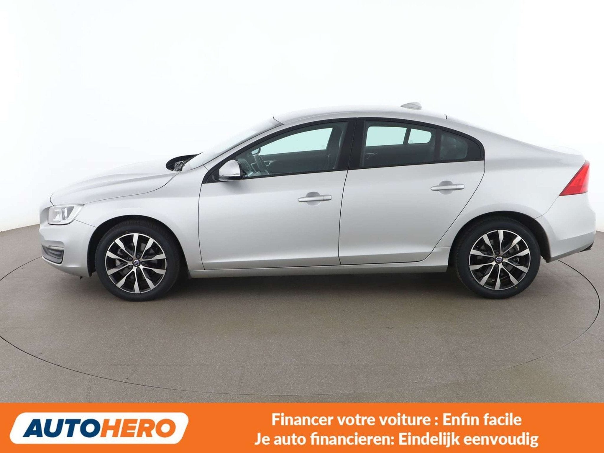 Volvo S60 2.0 D2 Linje Svart (année de construction 2018), Autos, Cuir, Argent ou Gris, Achat, 4 portes
