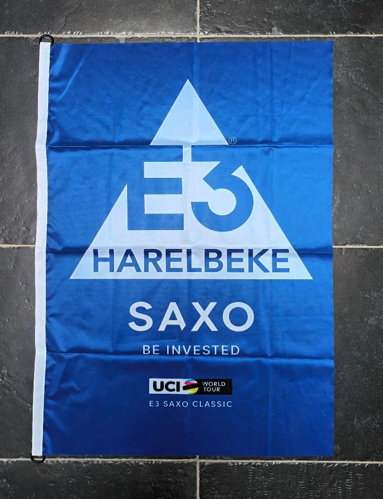 Drapeau E3 Saxo Classic (nouveau), Envoi, Neuf