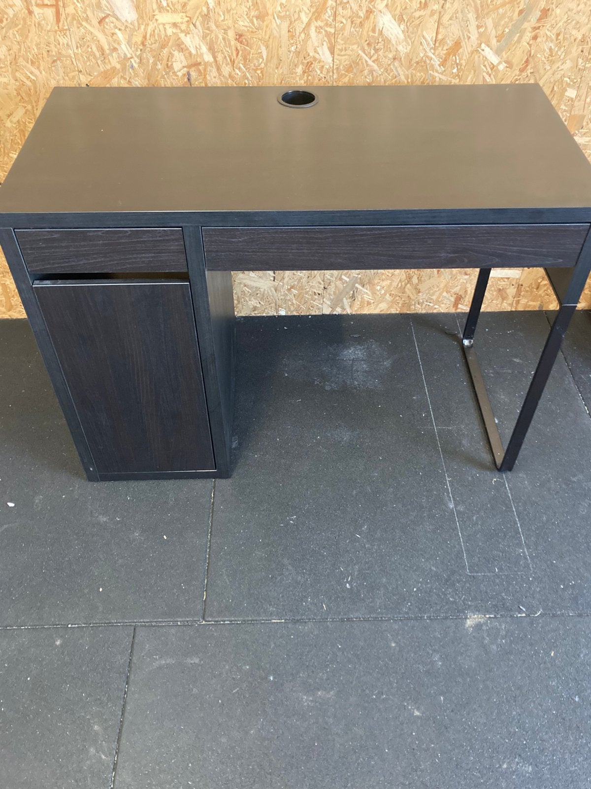 MICKE bureau, Huis en Inrichting, Ophalen, Zwart, Zo goed als nieuw, IKEA