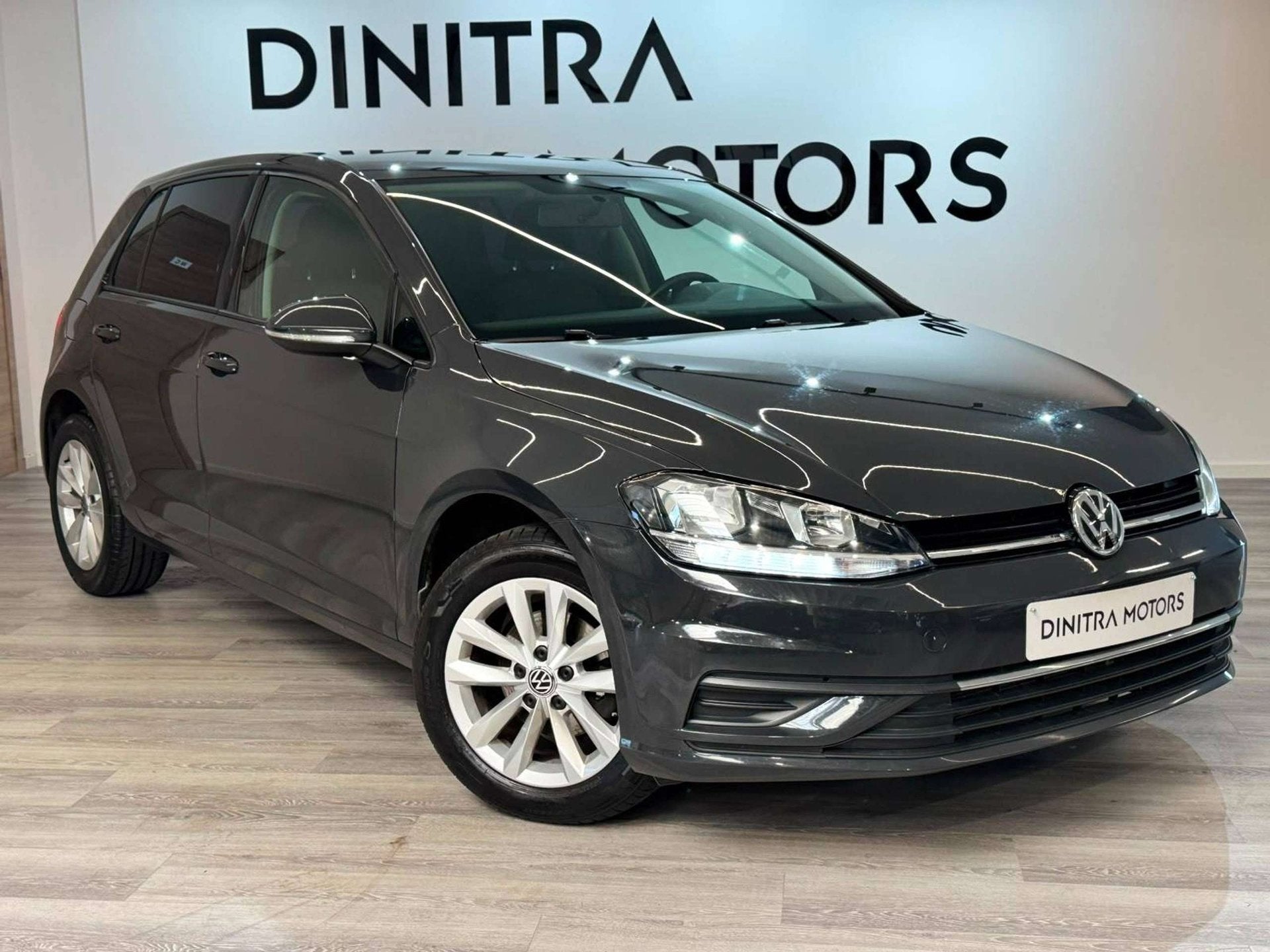 Volkswagen Golf 1.0 TSI Highline - Carplay/Navi/Cruise, Autos, Volkswagen, Argent ou Gris, Achat, Entreprise, Boîte manuelle