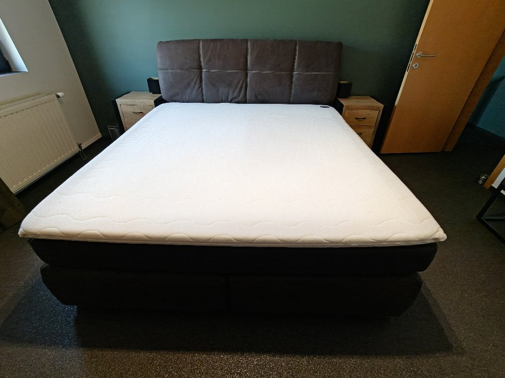 2 persoons boxspring met topper (180x200 cm), Huis en Inrichting, Ophalen, Gebruikt, Bruin, Tweepersoons