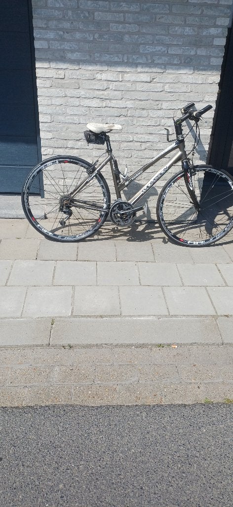 Sportieve damesfiets, 28 inch, 10 tot 15 versnellingen, Velgrem, Zo goed als nieuw