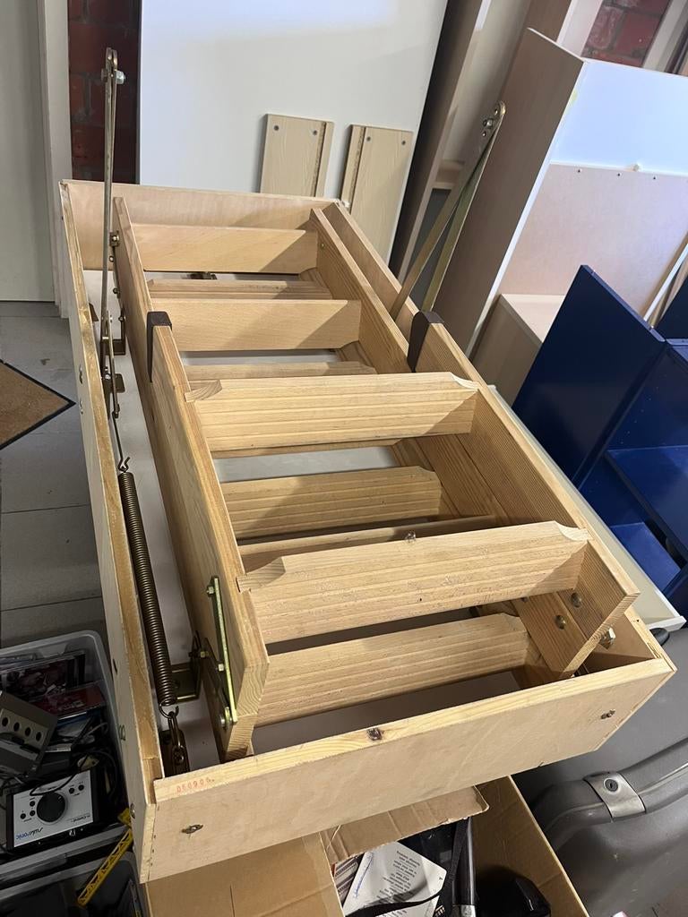 Uitklapbare trap, zeer goede staat!, Doe-het-zelf en Bouw, Ladders en Trappen, Ophalen, Zo goed als nieuw, Trap