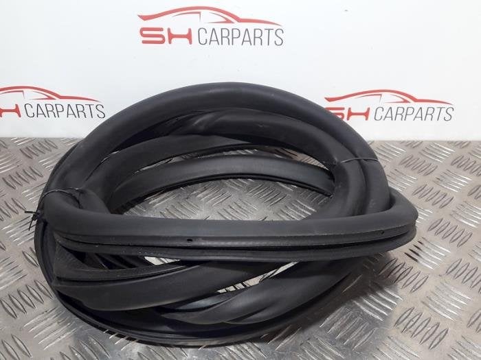 Portierrubber 4Deurs links-achter van een Volkswagen Golf Pl, Gebruikt, -, Volkswagen, -