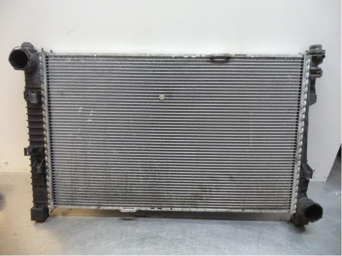 Radiateur d'un Mercedes C-Klasse (C-Klasse 00-), 3 mois de garantie, Utilisé, -, -