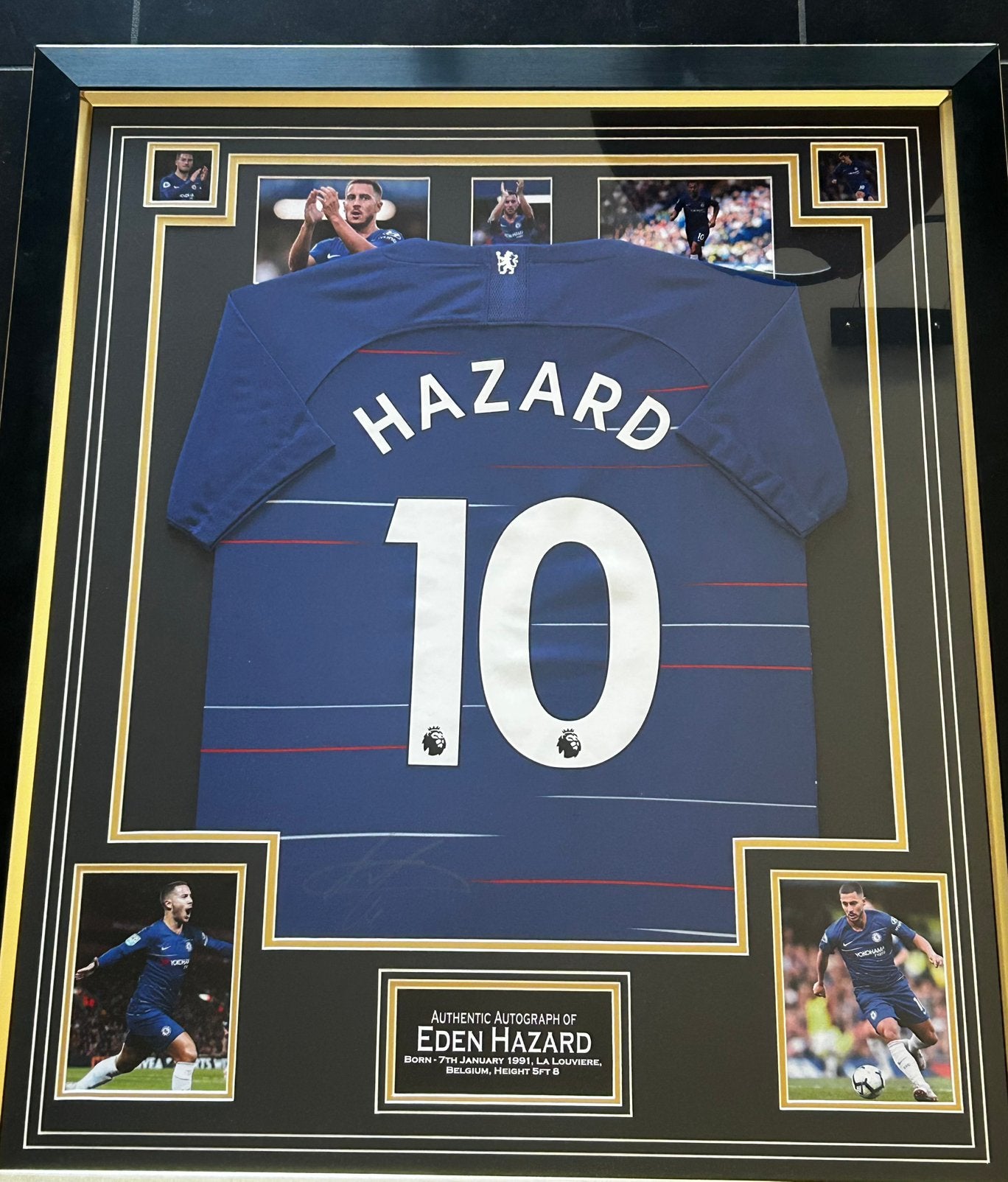 Eden Hazard gesigneerd Chelsea shirt #10 – ingelijst + COA, Verzamelen, Ophalen of Verzenden, Zo goed als nieuw, Shirt