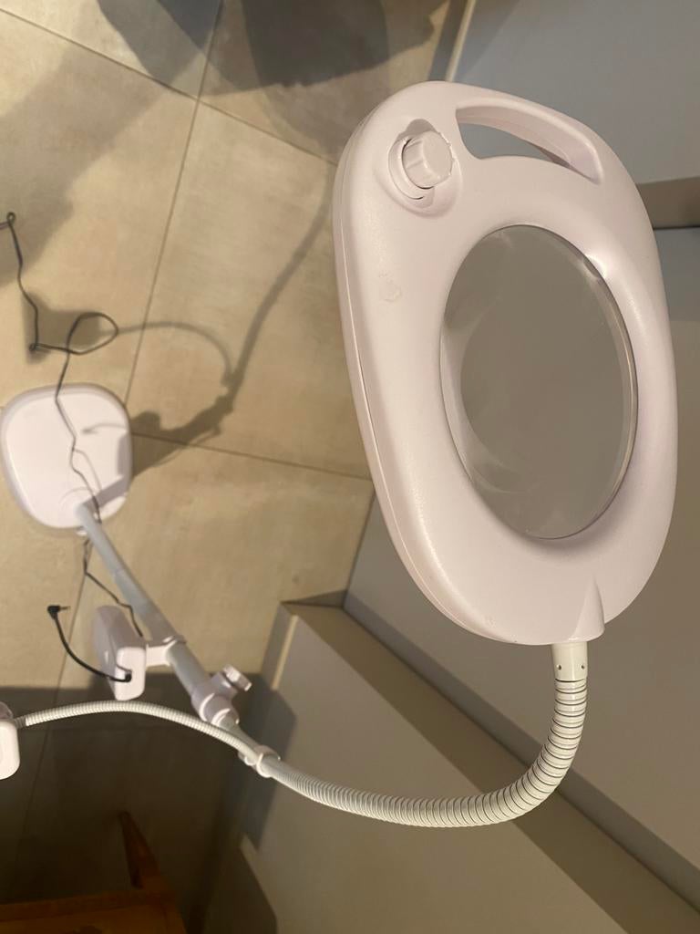 Lamp met vergrootglasfunctie, Hobby en Vrije tijd, Vergrootglazen, Loepen en Loeplampen, Ophalen, Zo goed als nieuw