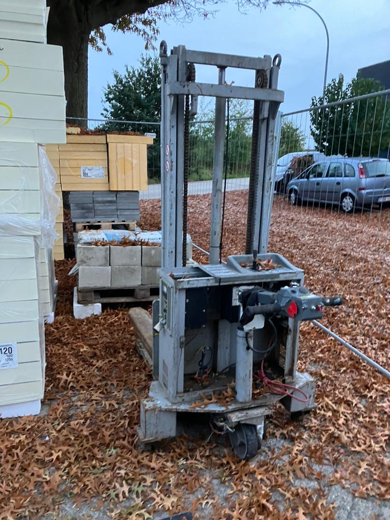 Elektrische stapelaar pompwagen, Ophalen