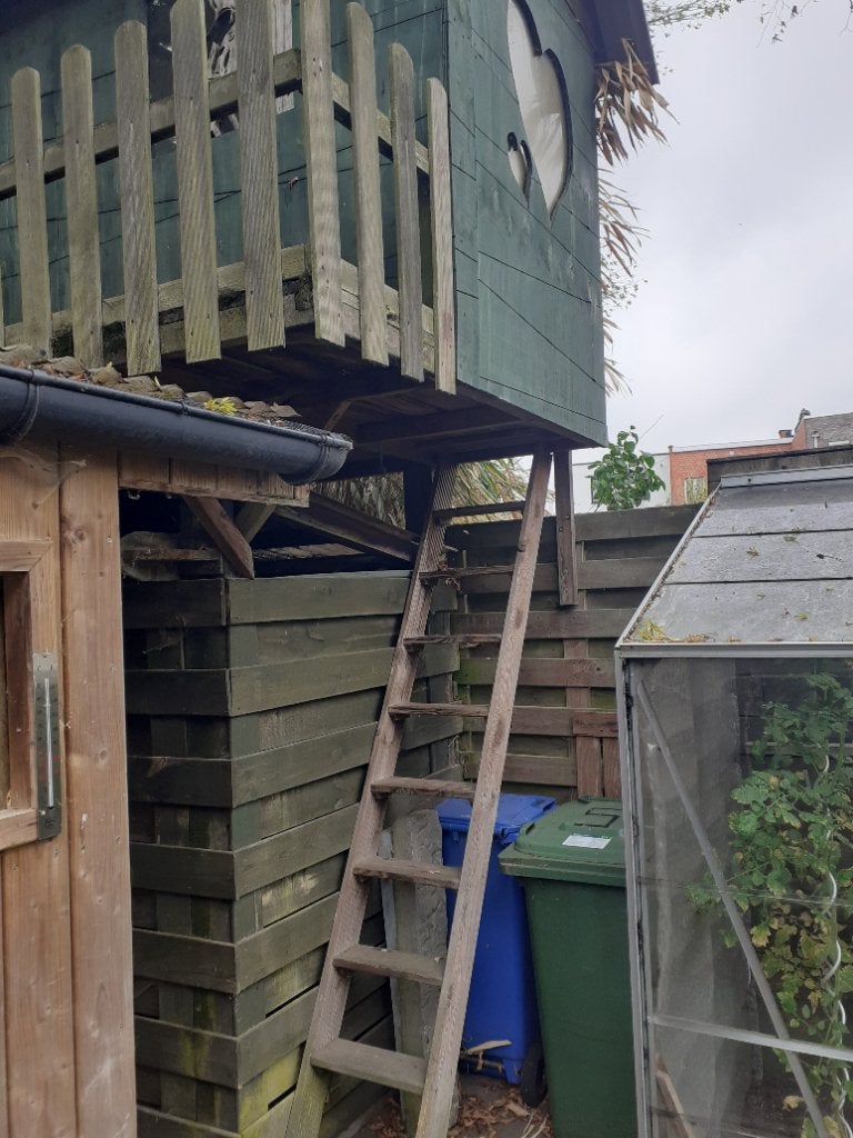 Cabane dans les arbres avec escalier, Enlèvement, Utilisé, Bois