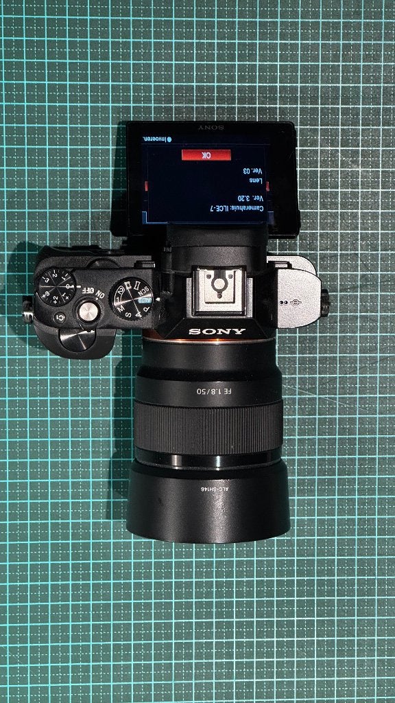 Sony Alfa 7 fototoestel (full frame) + 50 mm lens, Audio, Tv en Foto, Ophalen, Gebruikt, 24 megapixels, Kantelbaar/draaibaar scherm