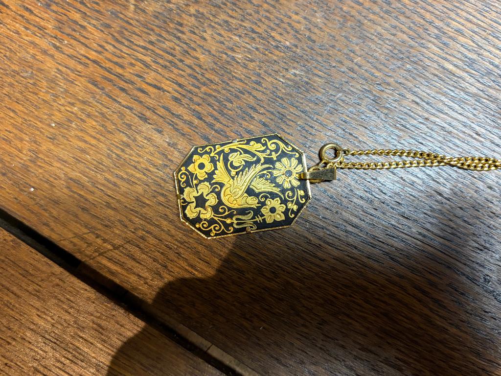 Prachtige Vintage Spaanse Damasceen Hanger (Toledo)  Bloemen, Bijoux, Sacs & Beauté, Colliers, Enlèvement ou Envoi, Utilisé, Autres couleurs