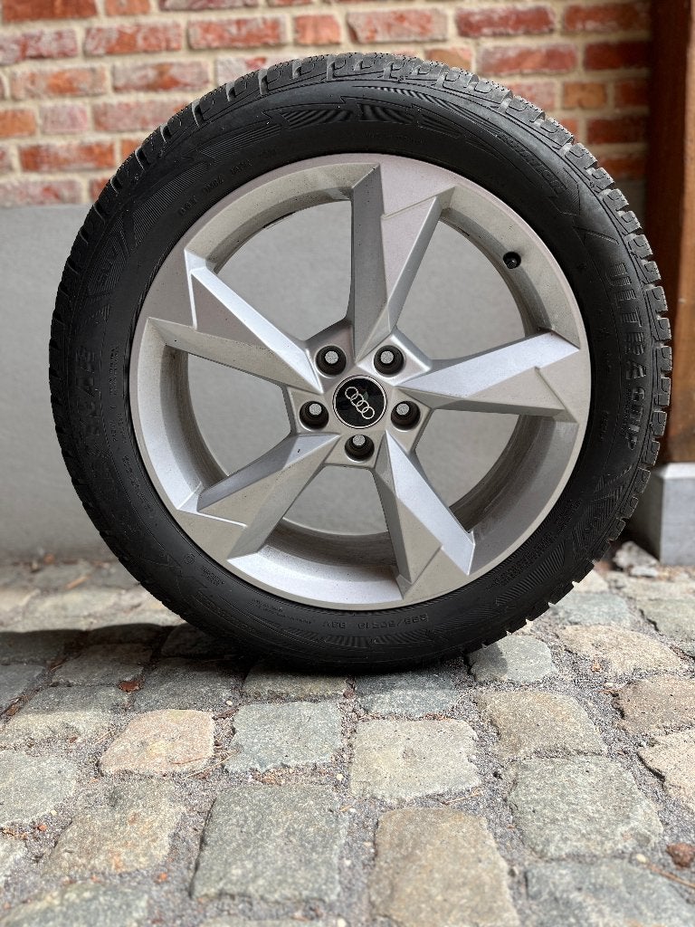 Winterbanden 235/50/R19 99V Goodyear UltraGrip performance, Auto-onderdelen, Banden en Velgen, Gebruikt, Velg(en), Winterbanden