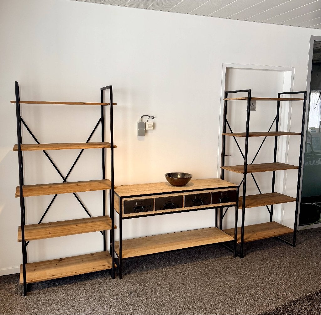 boekenrek en dressoir in industriële hout-metaal look, Ophalen, Zo goed als nieuw, Overige houtsoorten, Met plank(en)