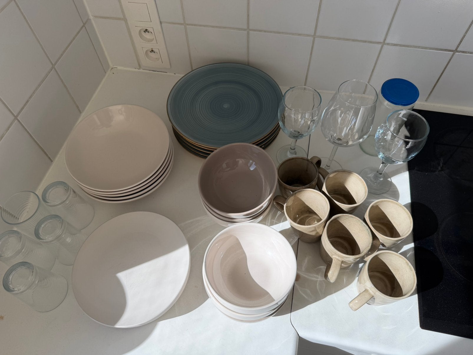 Divers borden kommen glazen, Maison & Meubles, Cuisine| Tupperware, Enlèvement, Comme neuf