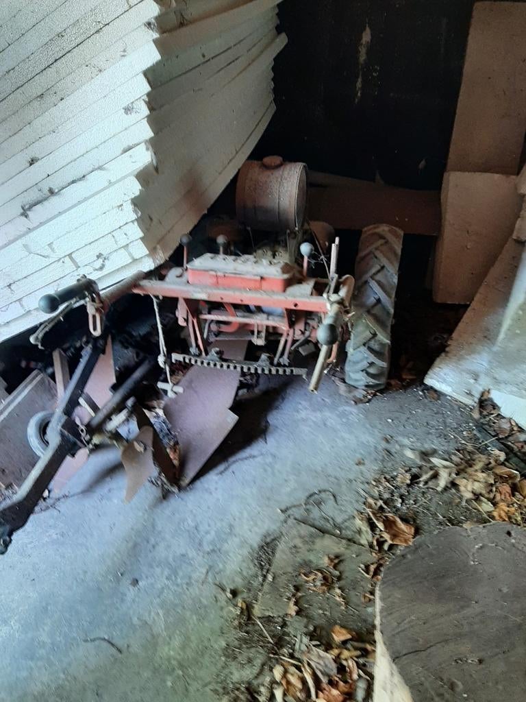 Motoculteur de grand-père avec charrue et cutter, Enlèvement