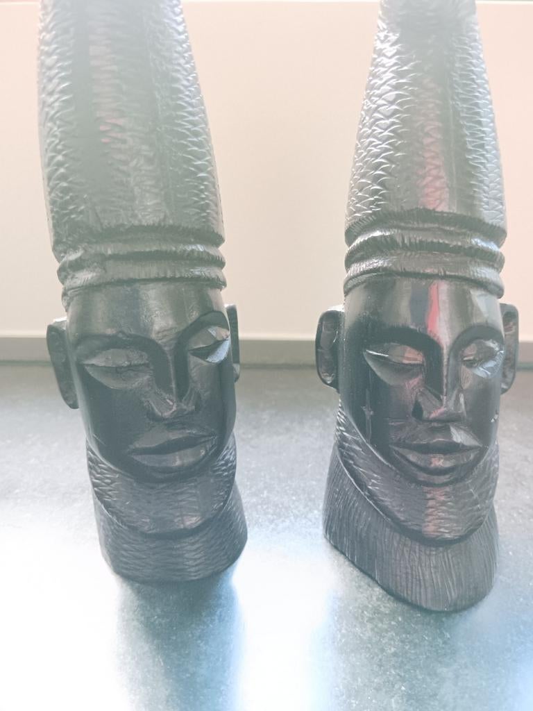 Figurines en ébène, Enlèvement ou Envoi