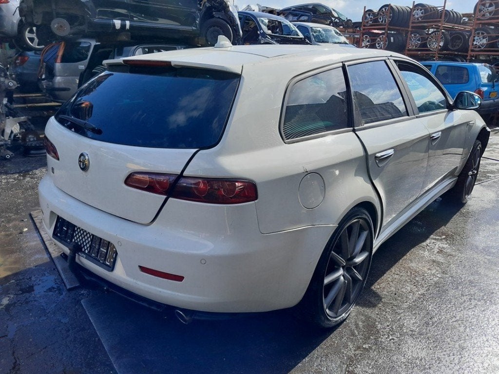 FEU ARRIÈRE DROIT Alfa Romeo 159 Sportwagon (939BX), Stellantis Europe S.p.A, IPC D1-09 Bahnhofsplatz
65423  Rüsselsheim am Main, DE