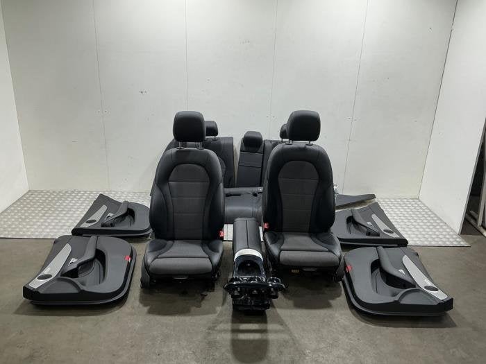 Kit revêtement (complet) d'un Mercedes C-Klasse (C-Klasse 1, Utilisé, -, -, Enlèvement ou Envoi