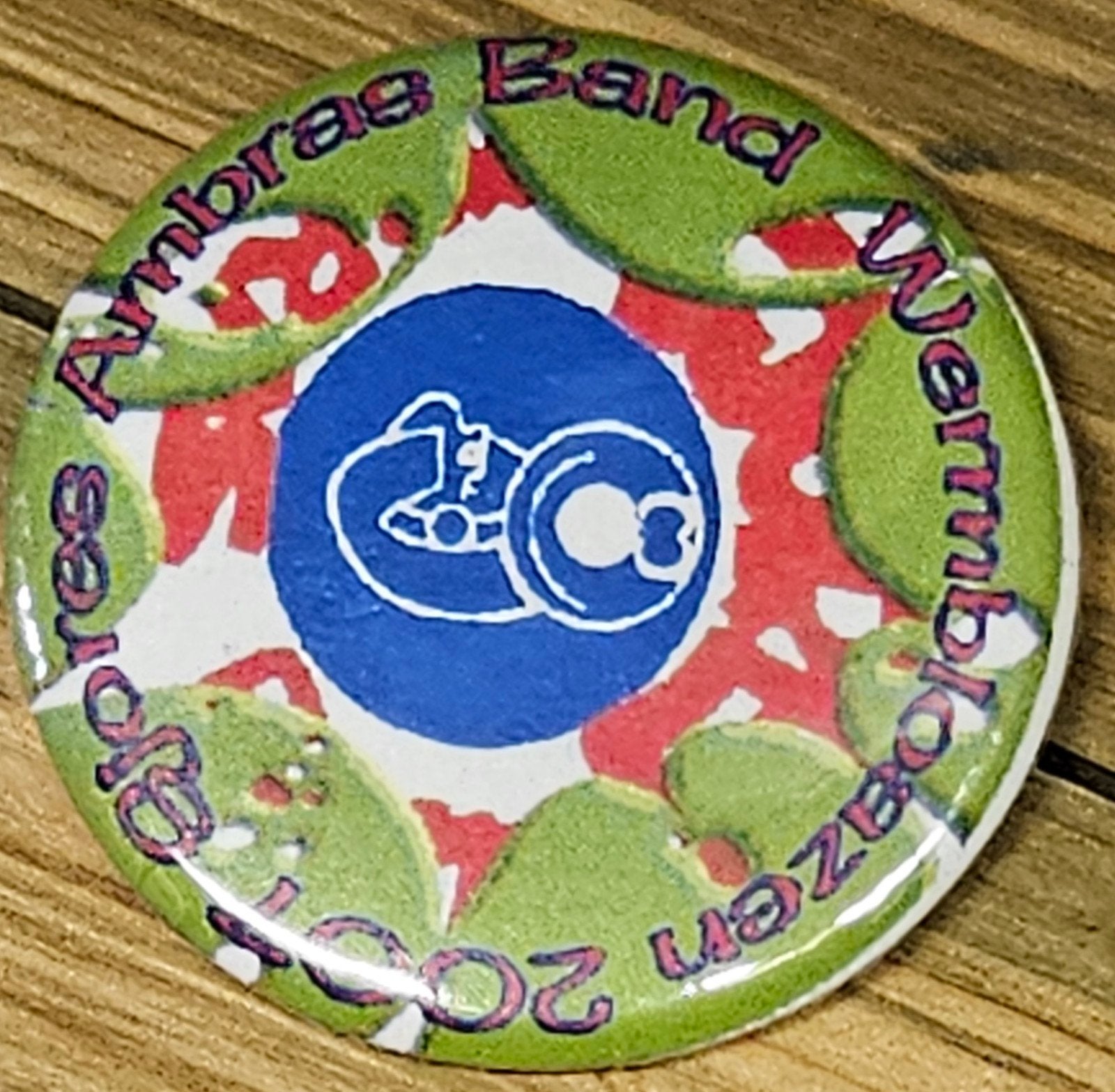 Bouton Wormbloazen Ambras Band 2001, carnaval
ce, Collections, Broches, Pins & Badges, Bouton, Enlèvement ou Envoi