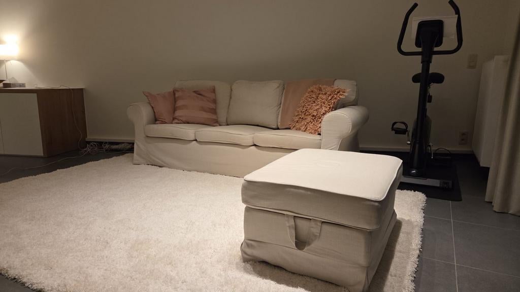 2de hands zetel Ikea ektorp met poef, Huis en Inrichting, Ophalen