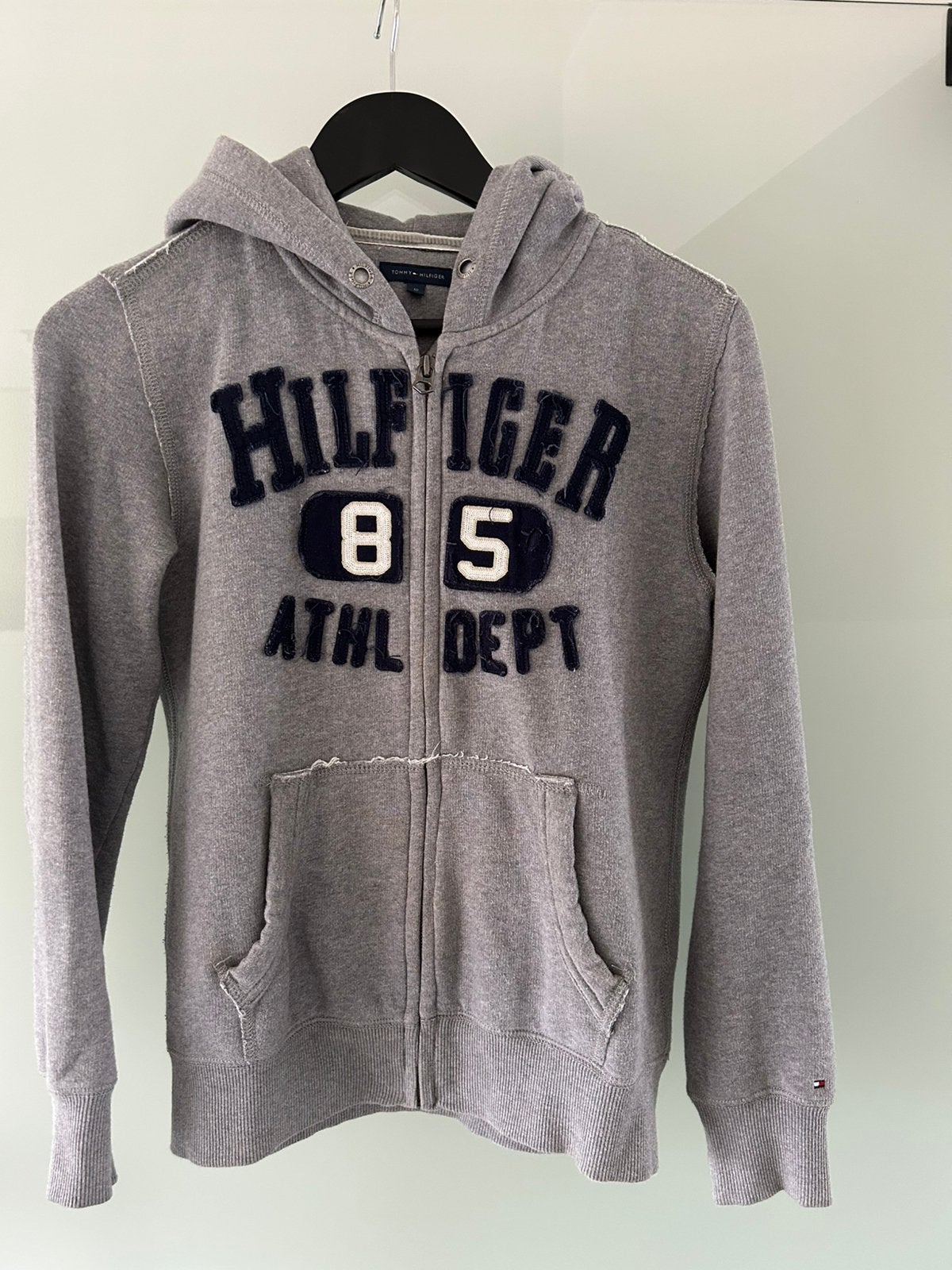 Jongensgilet Tommy Hilfiger, Kinderen en Baby's, Kinderkleding | Maat 158, Ophalen, Zo goed als nieuw, Jongen, Jas